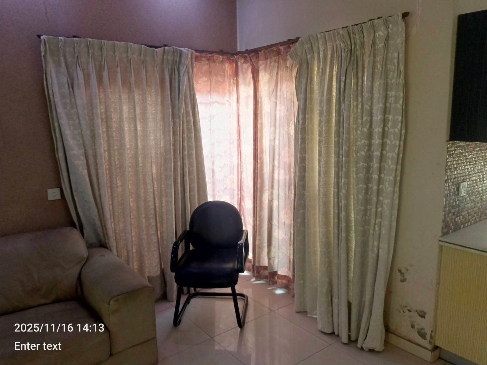 Photo 3 of 4 posted by Imran sarwar at City Experts real estate. 1 kanal upper portion available for rent. accomodations: 3 bed , lounge, open k…