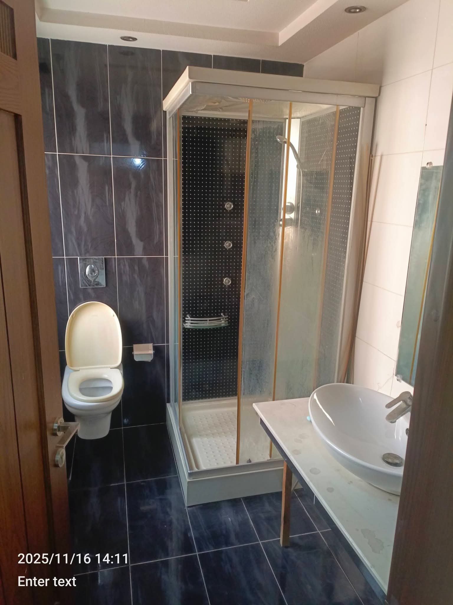 Photo 2 of 4 posted by Imran sarwar at City Experts real estate. 1 kanal upper portion available for rent. accomodations: 3 bed , lounge, open k…